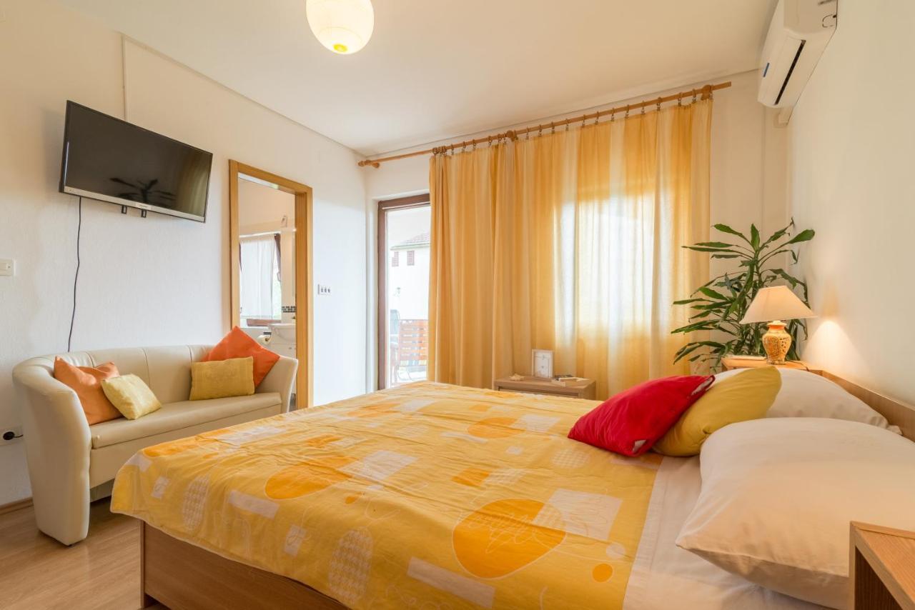 Apartments Bepina Biograd Na Moru Ngoại thất bức ảnh